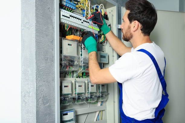 Best Commercial Electrician Services  in Newberg, OR